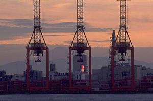 トラックの入退出の管理をUHFタグで行う